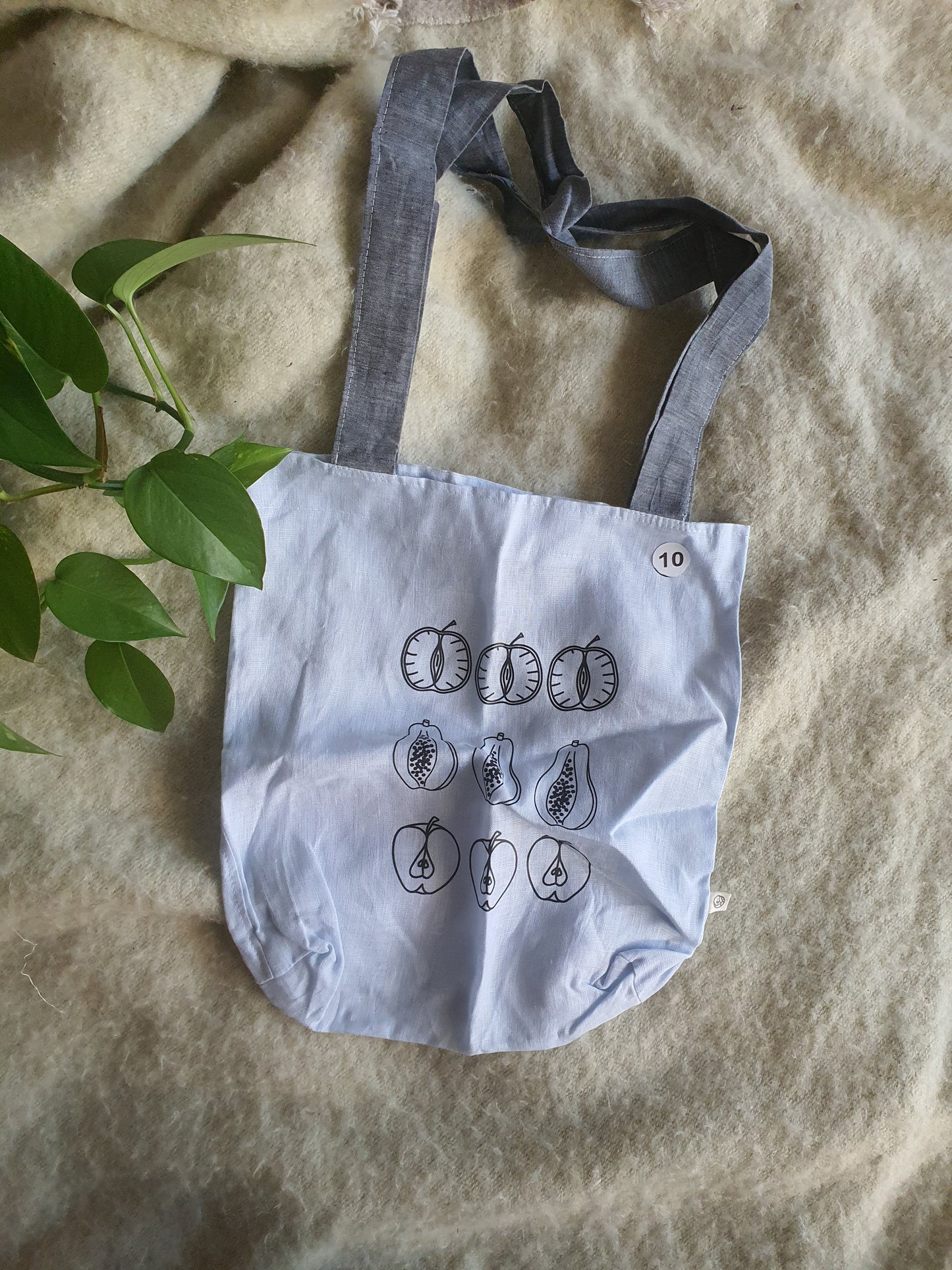 Tote bag